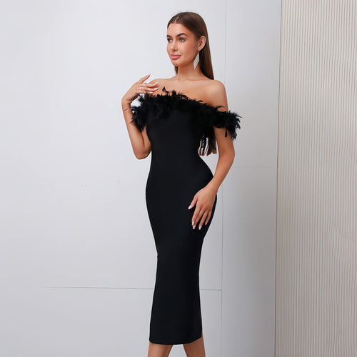 Lumié Plume – Höyhensomisteinen off-shoulder-juhlamekko